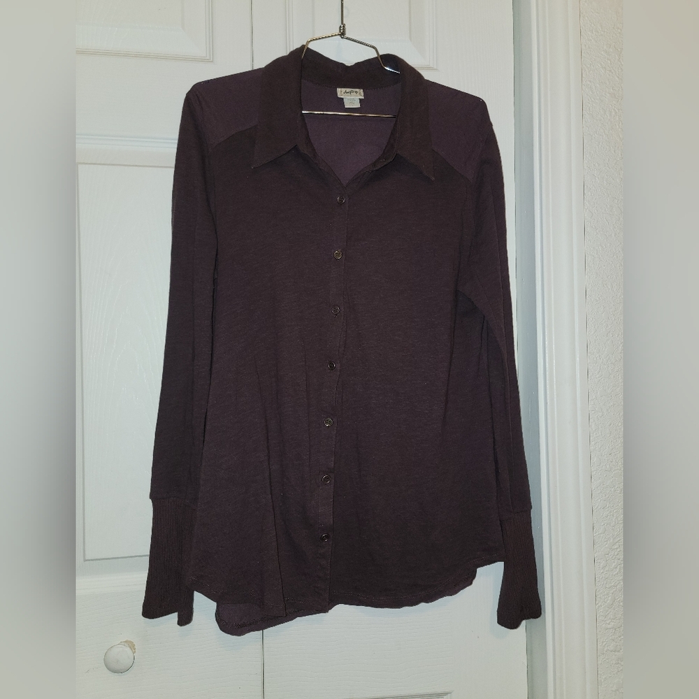 Womens Daytrip plum colored button up